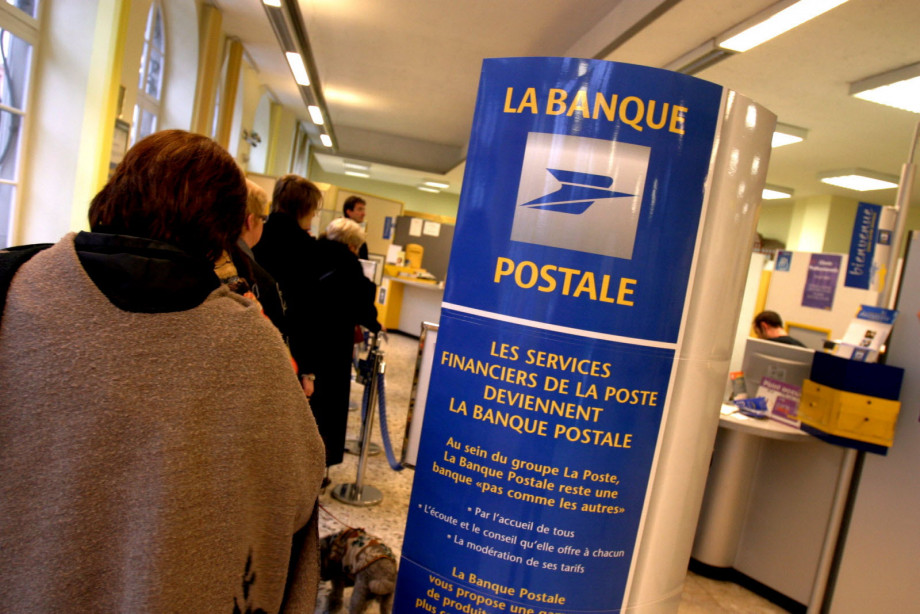la-banque-postale-photo-julio-pelaez-1511038206.jpg